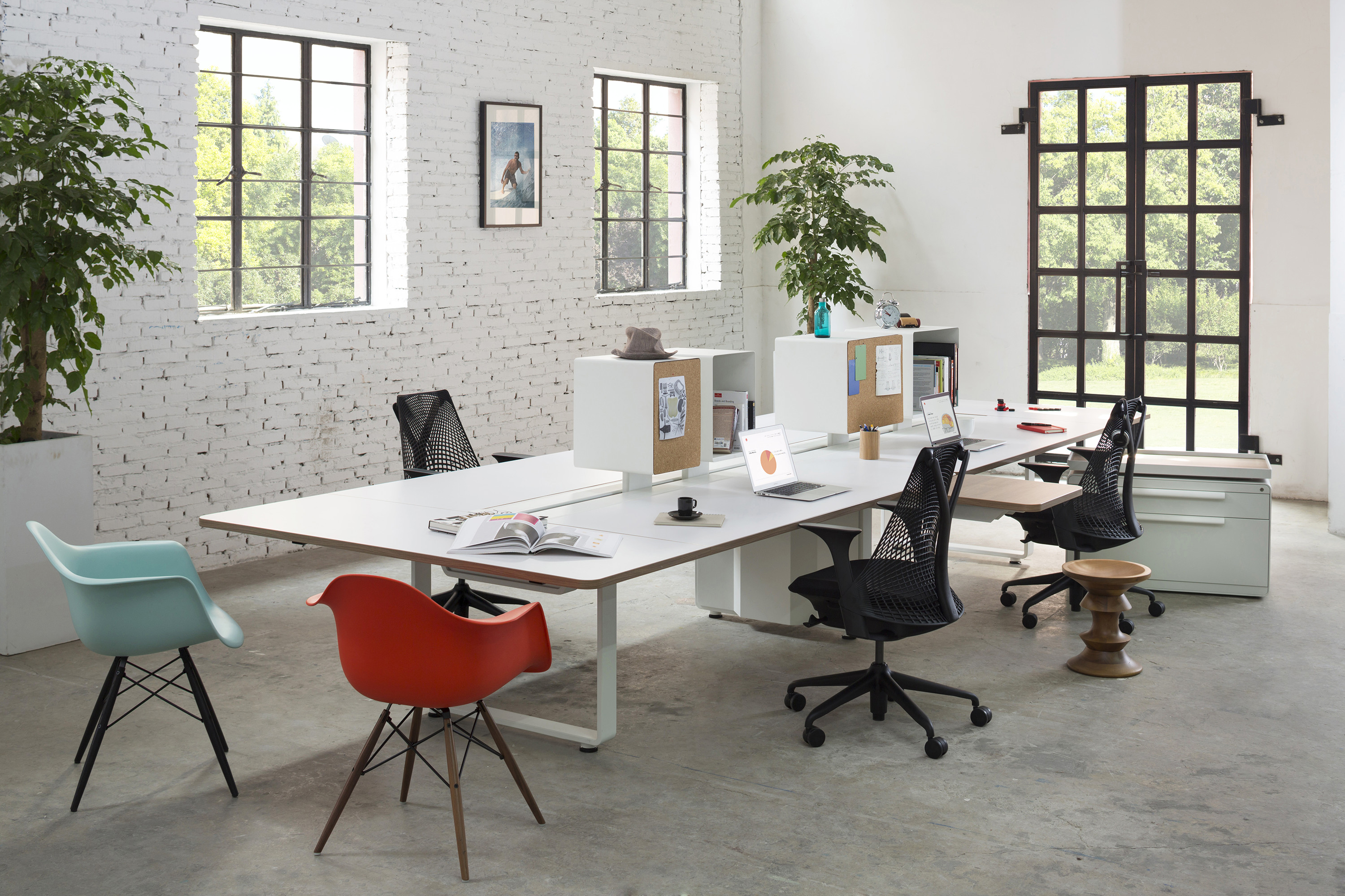 开云（中国） - 坐具|休闲椅|办公家具|设计师家具|伊姆斯®塑料扶手椅